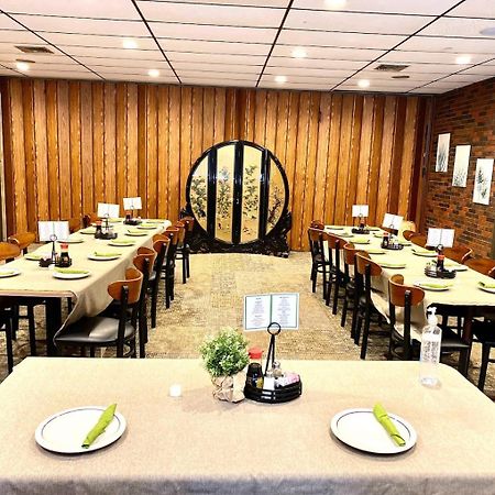 Regency Inn Iola Bagian luar foto